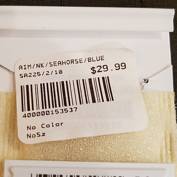 Seahorse necklace - Picture 3 of 3